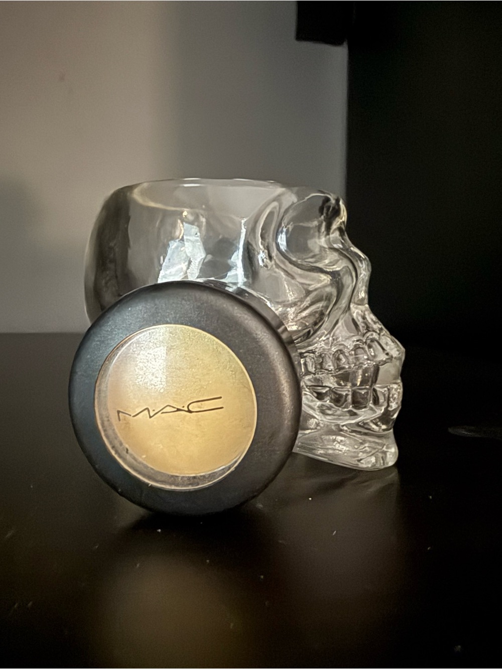 MAC Cosmetics Veluxe Pearl Eyeshadow- Gorgeous Gold
